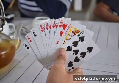 新桌游娱乐产品评估全攻略：电子游戏平台的机制、概率与合规指南