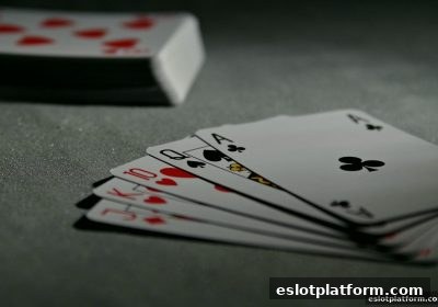 电子游戏平台上的桌游：社交技能训练的沉浸式剧场，从角色博弈到极速百家乐