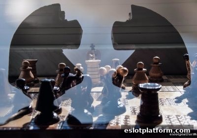 桥牌团队协作与沟通艺术：电子游戏平台上的真相与魅力