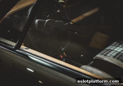 波动性解析：电子游戏平台如何通过数学设计影响你的每一次下注