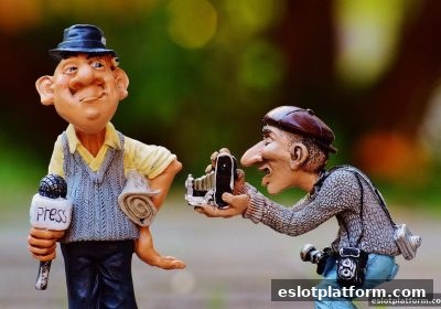 电子游戏平台观赛与棋牌娱乐全攻略：英超直播与休闲游戏的双重体验